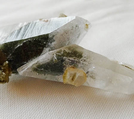 ヒマラヤ水晶　原石 ヒマラヤ水晶原石特殊形状043 壮大な干渉水晶 ヒマラヤ水晶の